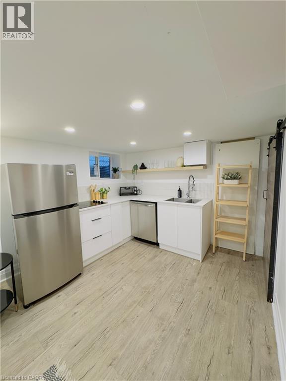 Photo du bâtiment - 196 Walnut St S