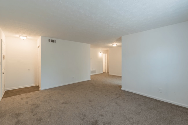 Building Photo - Midwood Court
