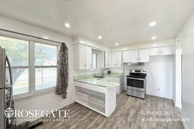 Building Photo - Spacious 3-Bedroom, 1-Bath Home in Scarbor...