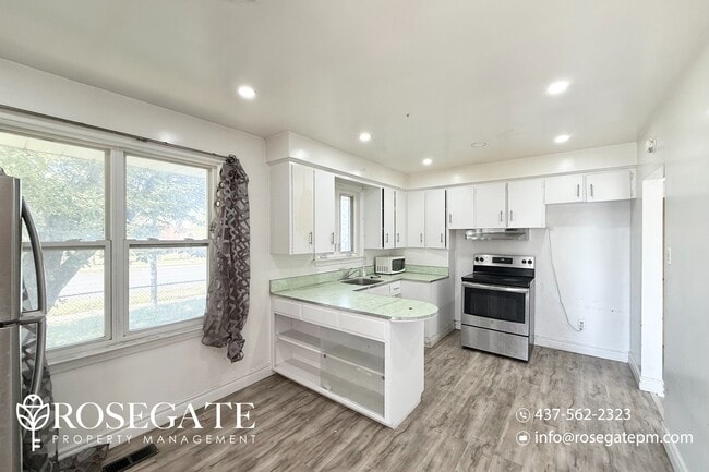 Photo du bâtiment - Spacious 3-Bedroom, 1-Bath Home in Scarbor...