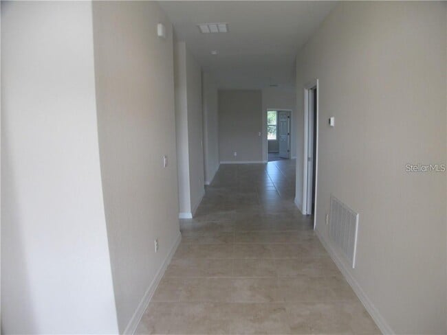 Foto del edificio - 3426 Barina St