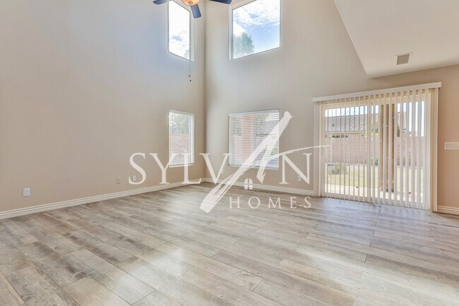 Building Photo - Come home to this gorgeous 4BR 3BA home