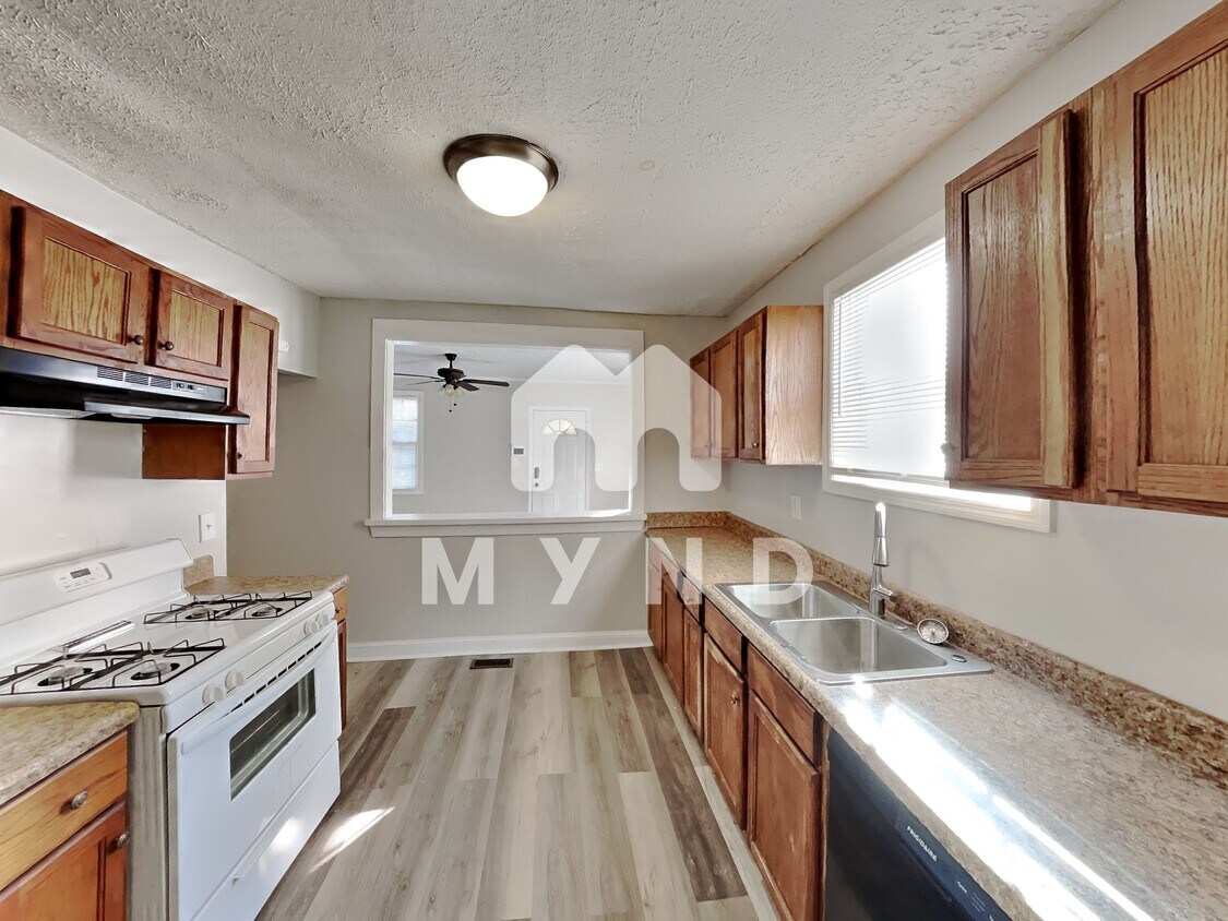 Foto principal - 1383 Almont Dr SW