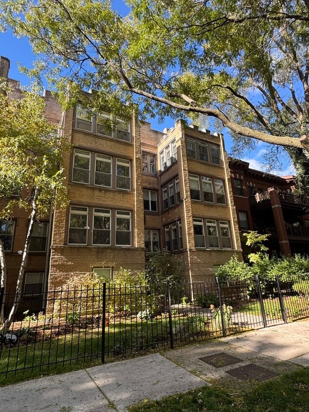 Foto principal - 4736 N Magnolia Ave