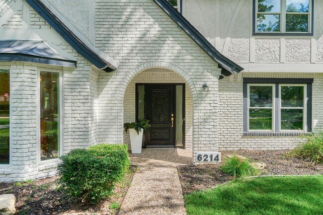 Foto del edificio - 6214 Fawnwood Dr