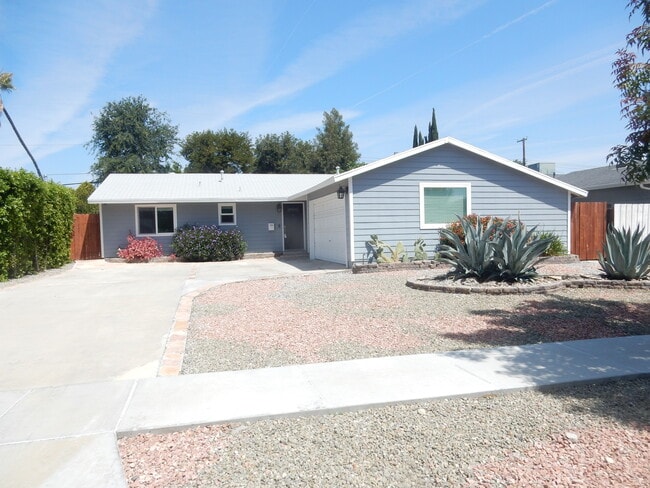 Foto del edificio - 23945 Gilmore St
