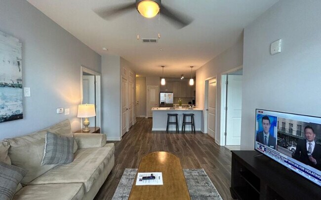 Foto del edificio - 6400 Blue Stone Rd