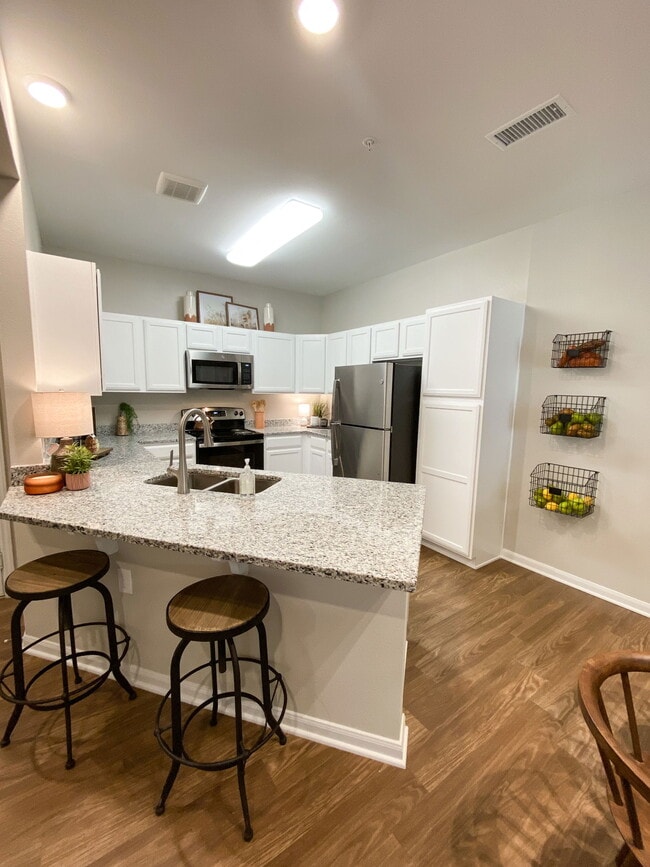 Building Photo - 3999 John Sharp Dr