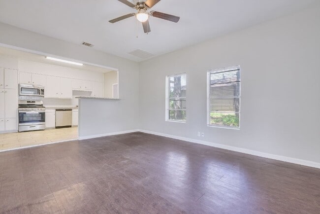 Foto del edificio - 107 Windsor Ct
