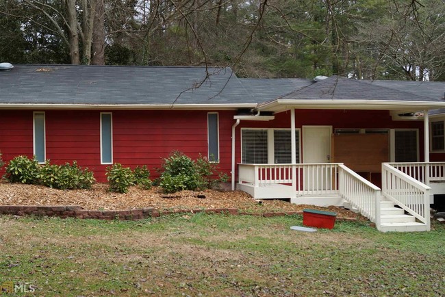 Building Photo - 450 S Hillcrest Dr