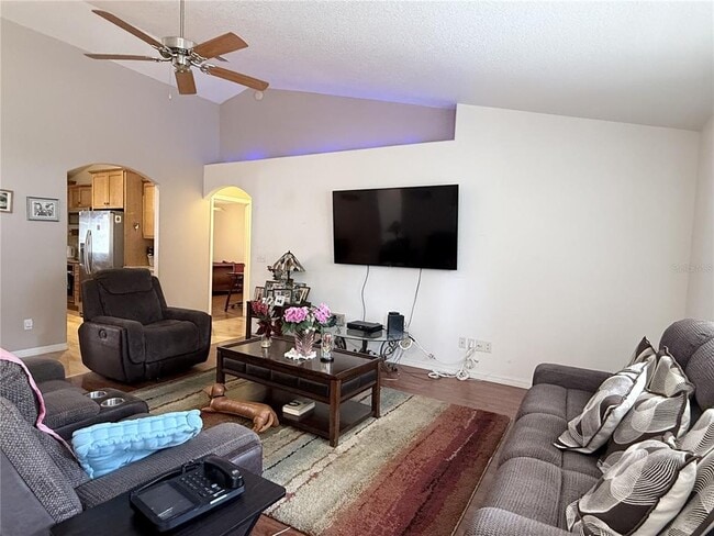 Foto del edificio - 10037 Crenshaw Cir