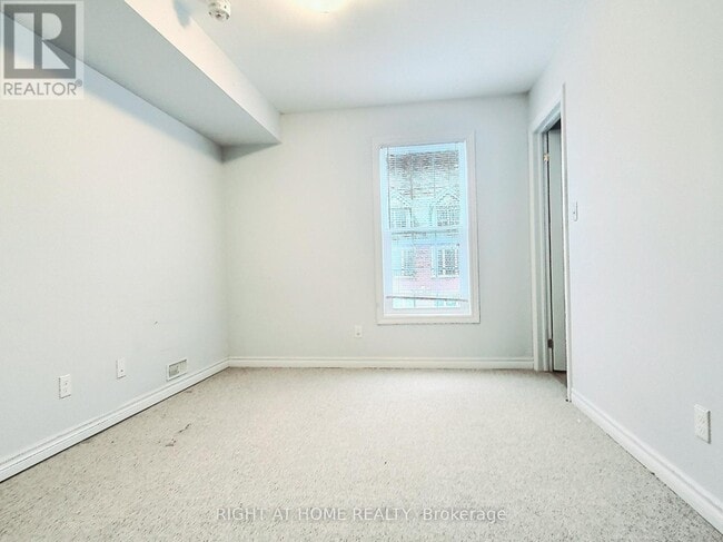 Building Photo - 246 Penetanguishene Rd
