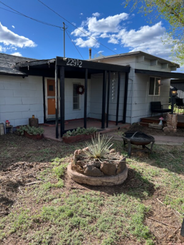 Primary Photo - 229 Lilac St