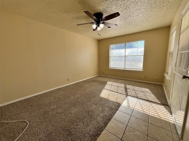 Building Photo - 526 Strata Dr