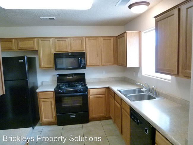 Building Photo - 137 Riata Trl SE