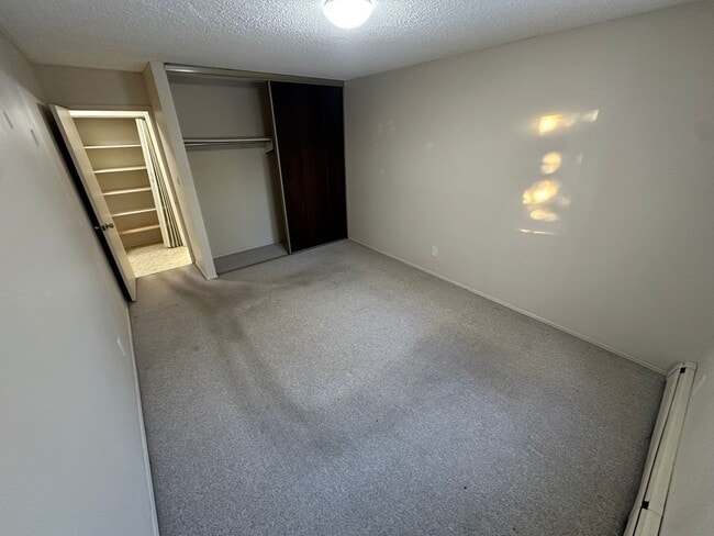 Building Photo - 4507-244 44 Ave