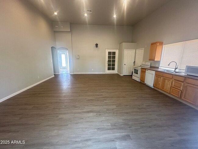 Building Photo - 30814 N Sunrise Ranch Rd