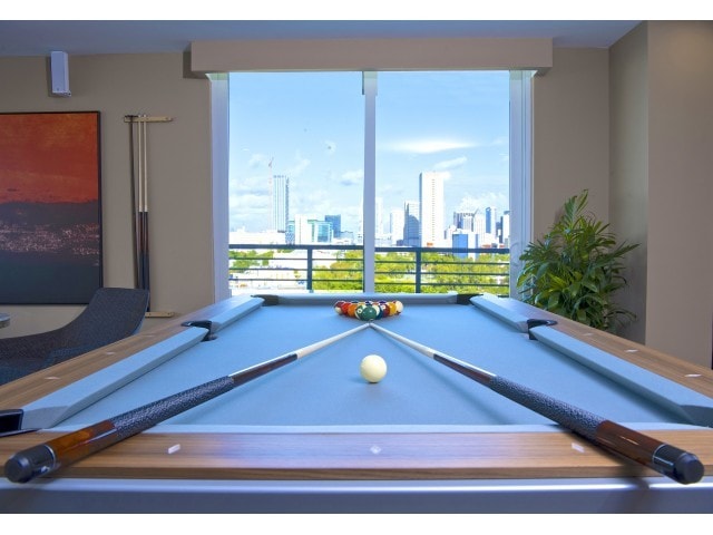 Casa club con mesas de billar - Brickell West City Rentals