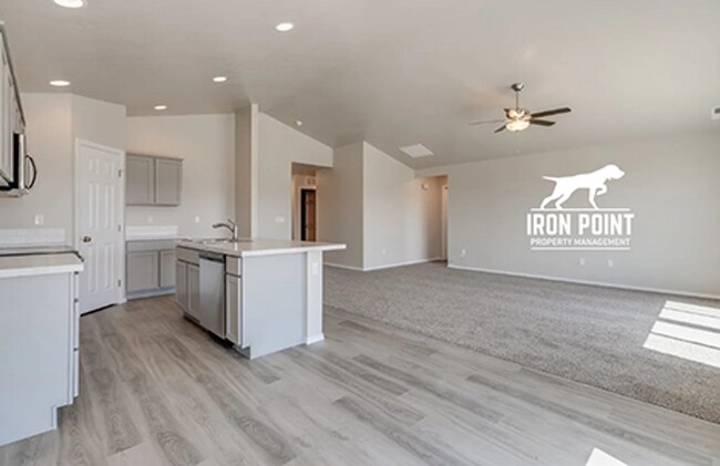 Foto del edificio - 1449 W Crooked River Dr