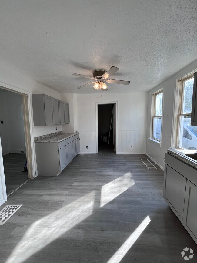 St ClairSuperior Apartments for Rent with Washer & Dryer Cleveland