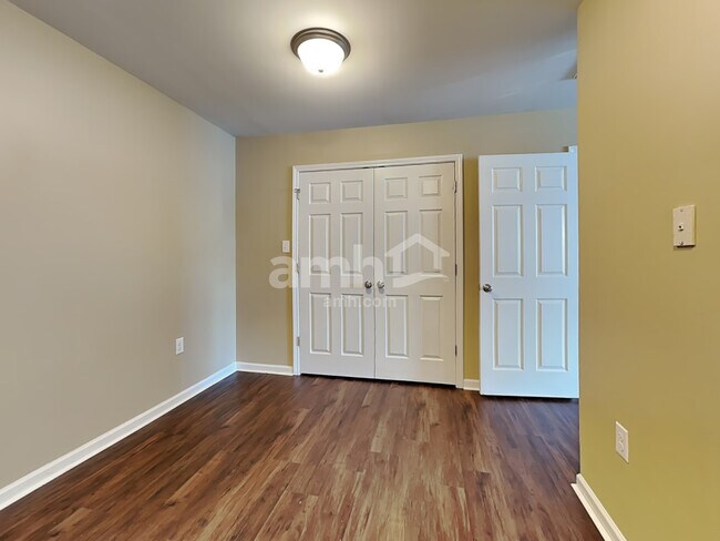 Foto del edificio - 71 Wolf Creek Ln