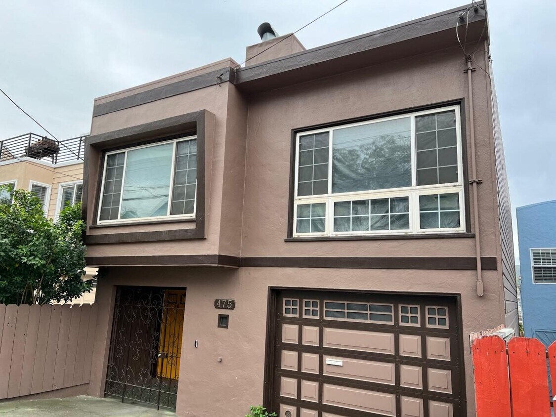 Foto principal - 475 Leland Ave