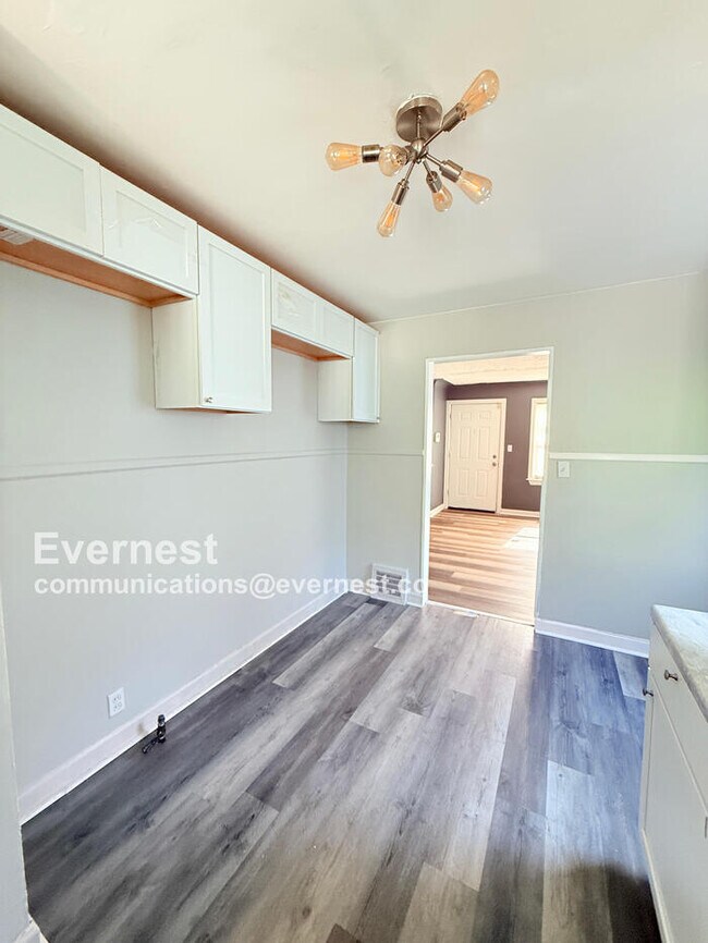 Foto del edificio - 18775 Grandville Ave