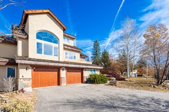 Building Photo - 11 Hackamore Rd