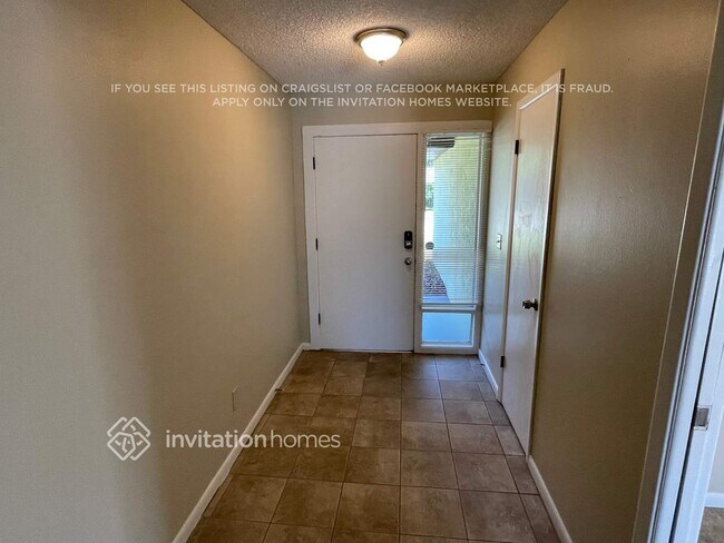 Foto del edificio - 304 Larkwood Dr