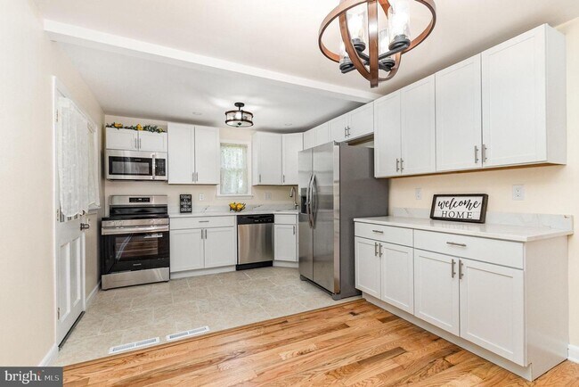 Building Photo - Renovated Rancher for rent in Rosedale!