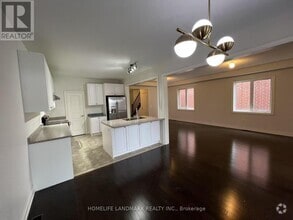Building Photo - 16 Beechborough Cres