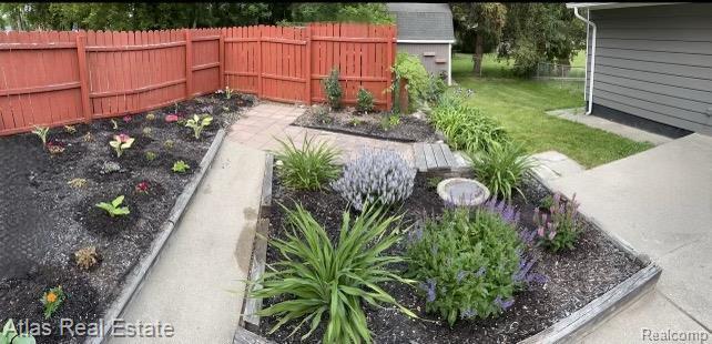 Building Photo - 495 W Seymour Lake Rd