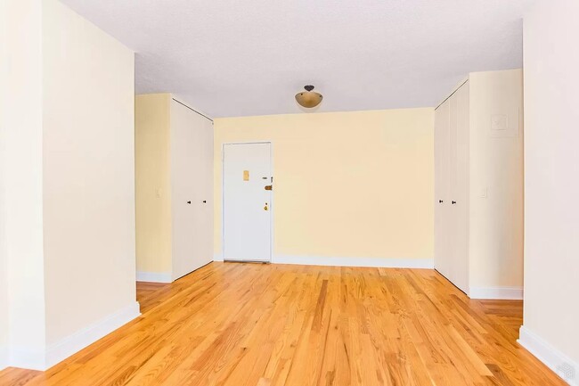 Foto del edificio - 2400 Johnson Ave