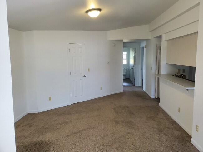 Foto del edificio - 1320 SW Obsidian Ave
