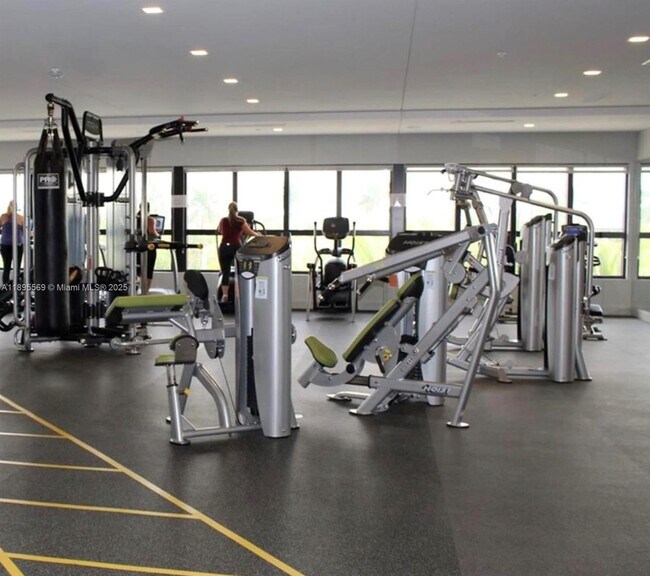 Foto del edificio - 7855 NW 104th Ave