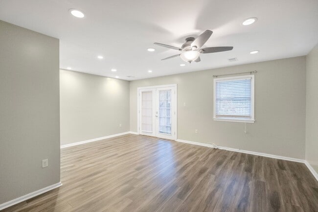 Foto del edificio - Amazing 3 BR/2.5 BA Townhome in Columbia!