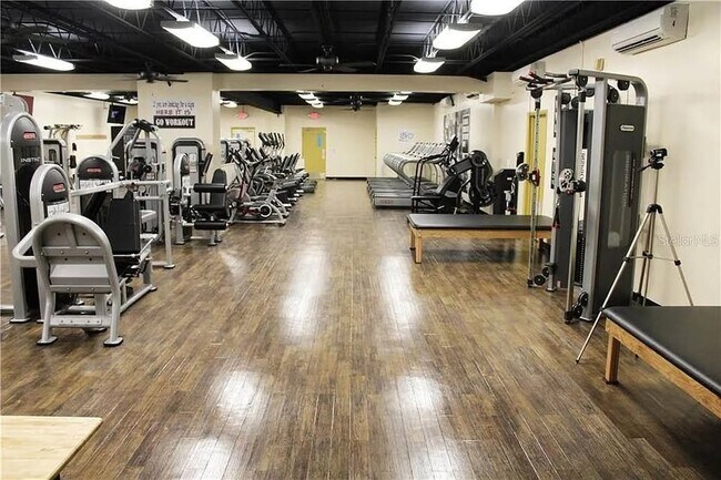 Foto del edificio - 2258 World Parkway Blvd W