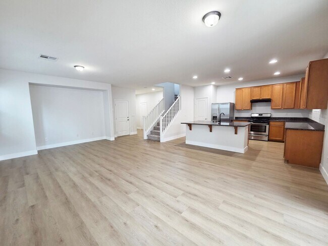 Foto del edificio - 5479 Bristol Grove Ln
