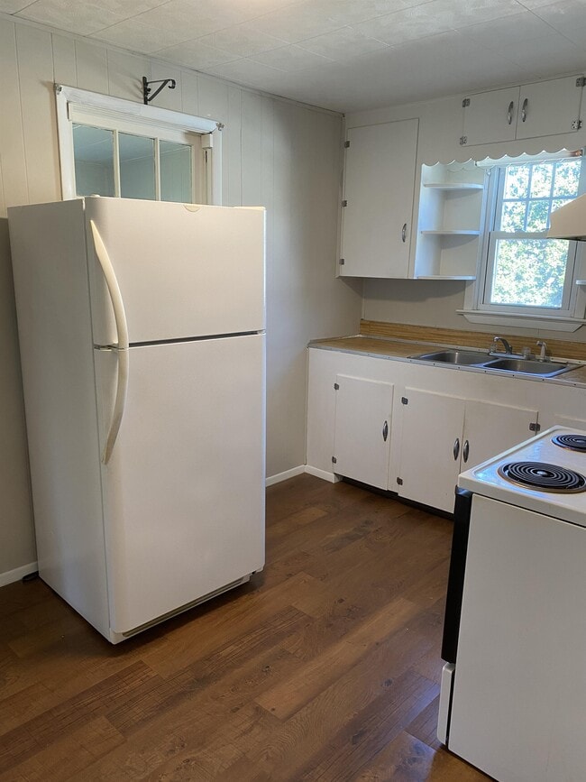 Building Photo - 3304 Clayborne Ave