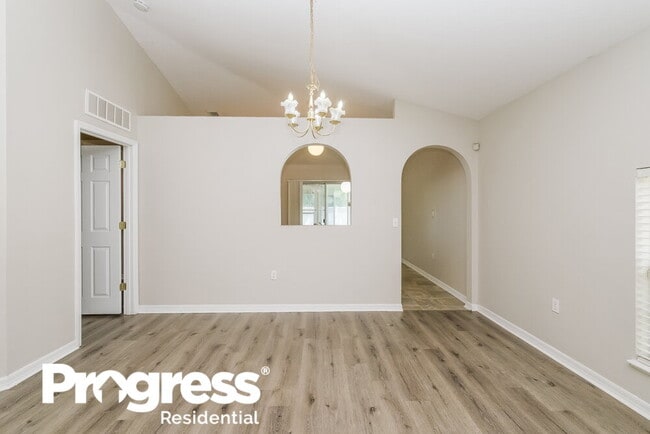 Building Photo - 927 Brenton Leaf Dr