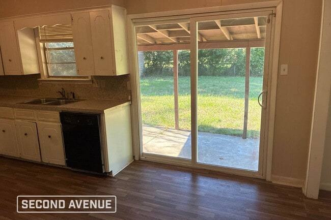 Building Photo - 1006 Towering Oaks Dr