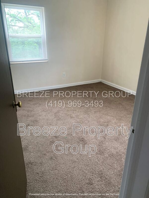 Foto del edificio - 2445 W Bancroft St