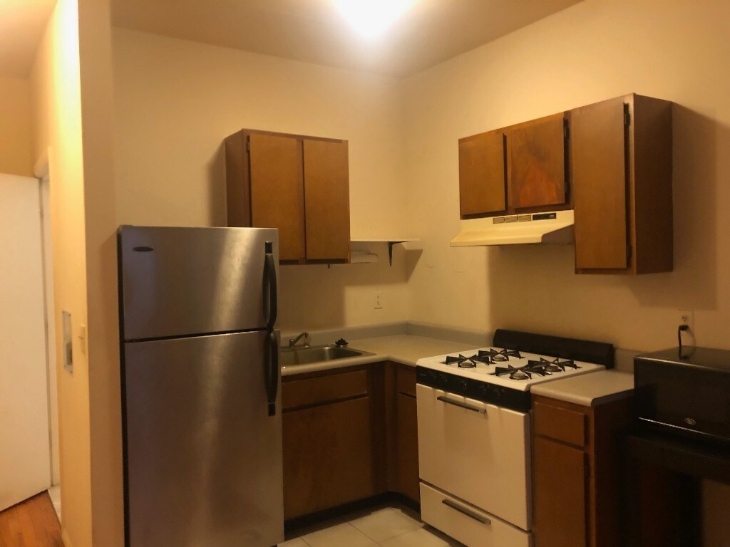 Foto del edificio - 818 Marcy Ave