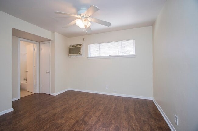 Foto del edificio - 8803 Timberside Dr