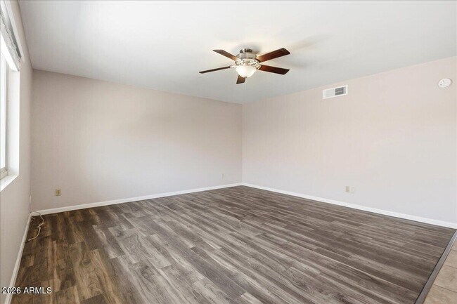 Foto del edificio - 1241 N Granite Reef Rd