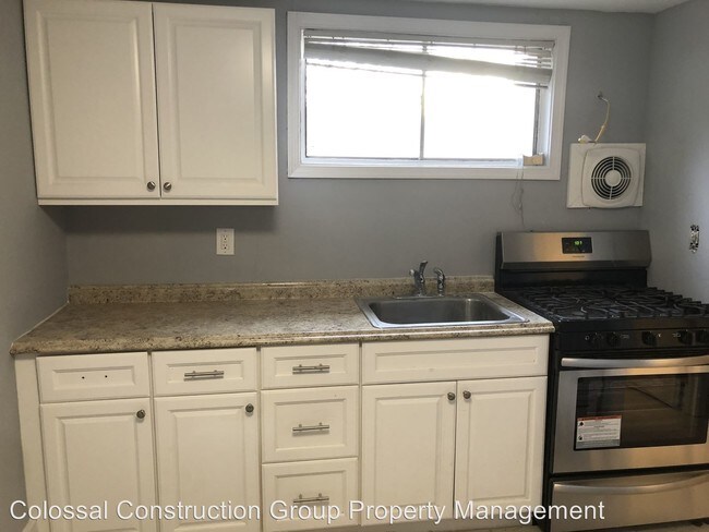 Foto del edificio - 3 br, 1 bath House - 3802 W Bay Ave 1st Floor