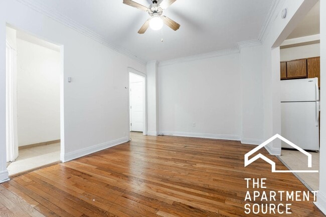 Building Photo - 540 W Briar Pl