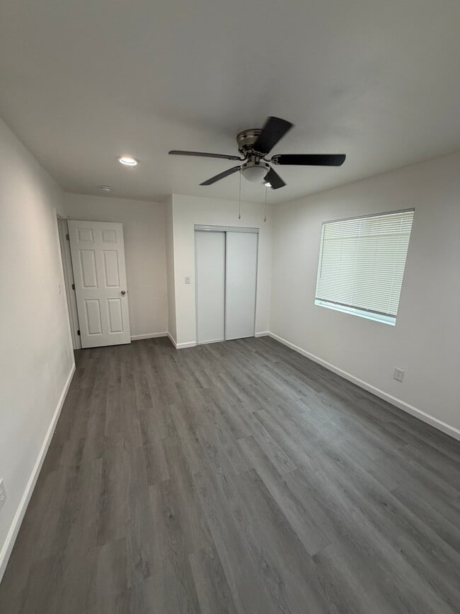Building Photo - 1060 St
