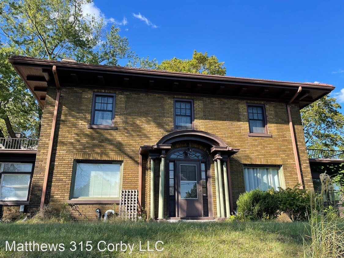 Primary Photo - 4 br, 2.5 bath House - 315 Corby Blvd