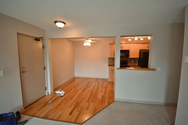 Photo du bâtiment - 0 Bed 0 Bath Unit in Calgary, AB